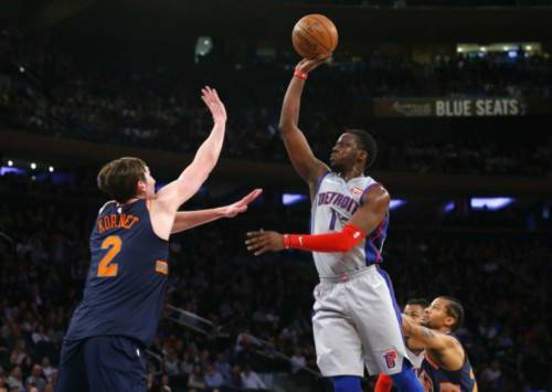  布朗森末节发威尼克斯险胜活塞保留希望